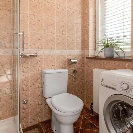 Amazing In Apartament Jadranovo